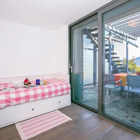 Penthouse-lakeview-ac-private Garden Daire Menaggio