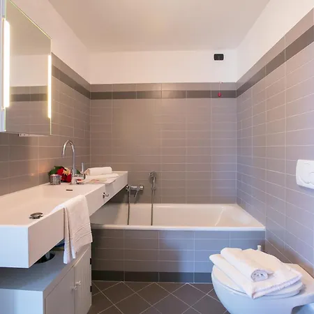 Daire Penthouse-lakeview-ac-private Garden Menaggio